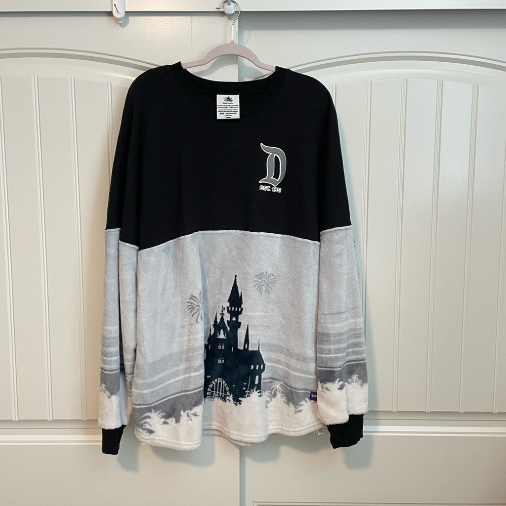 Disneyland Castle Spirit Jersey 2023 Sherpa fleece black white size XXL - Picture 2 of 6